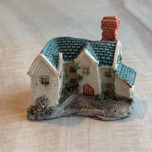 Hampshire Manor by Museum Collections Inc.